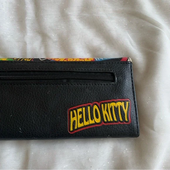 SOLD  Hello Kitty Wallet - Picture 10 of 11